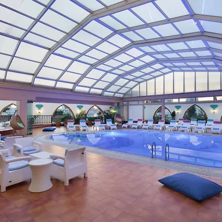 Merit & Casino Szálloda 5*