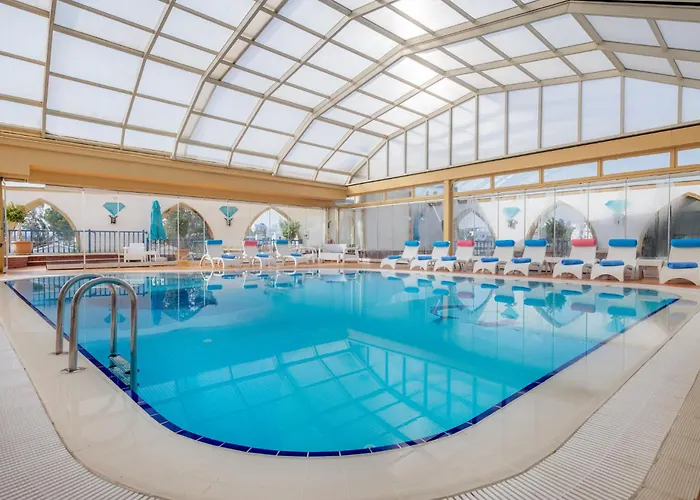 Отель Merit & Casino 5*