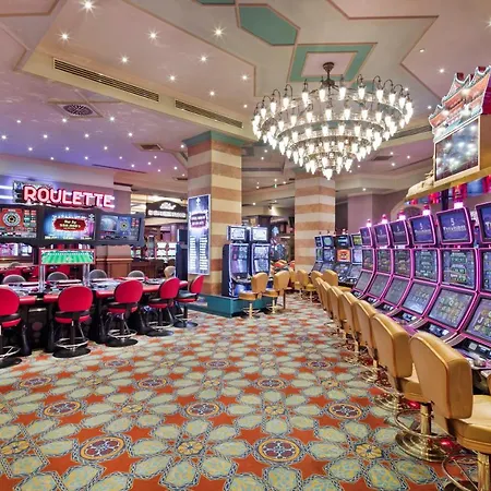 Готель Merit & Casino