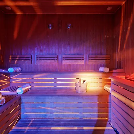 Отель Merit & Casino